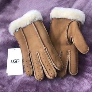 NWT UGG Handsewn Turn Cuff Sheepskin Gloves (M)